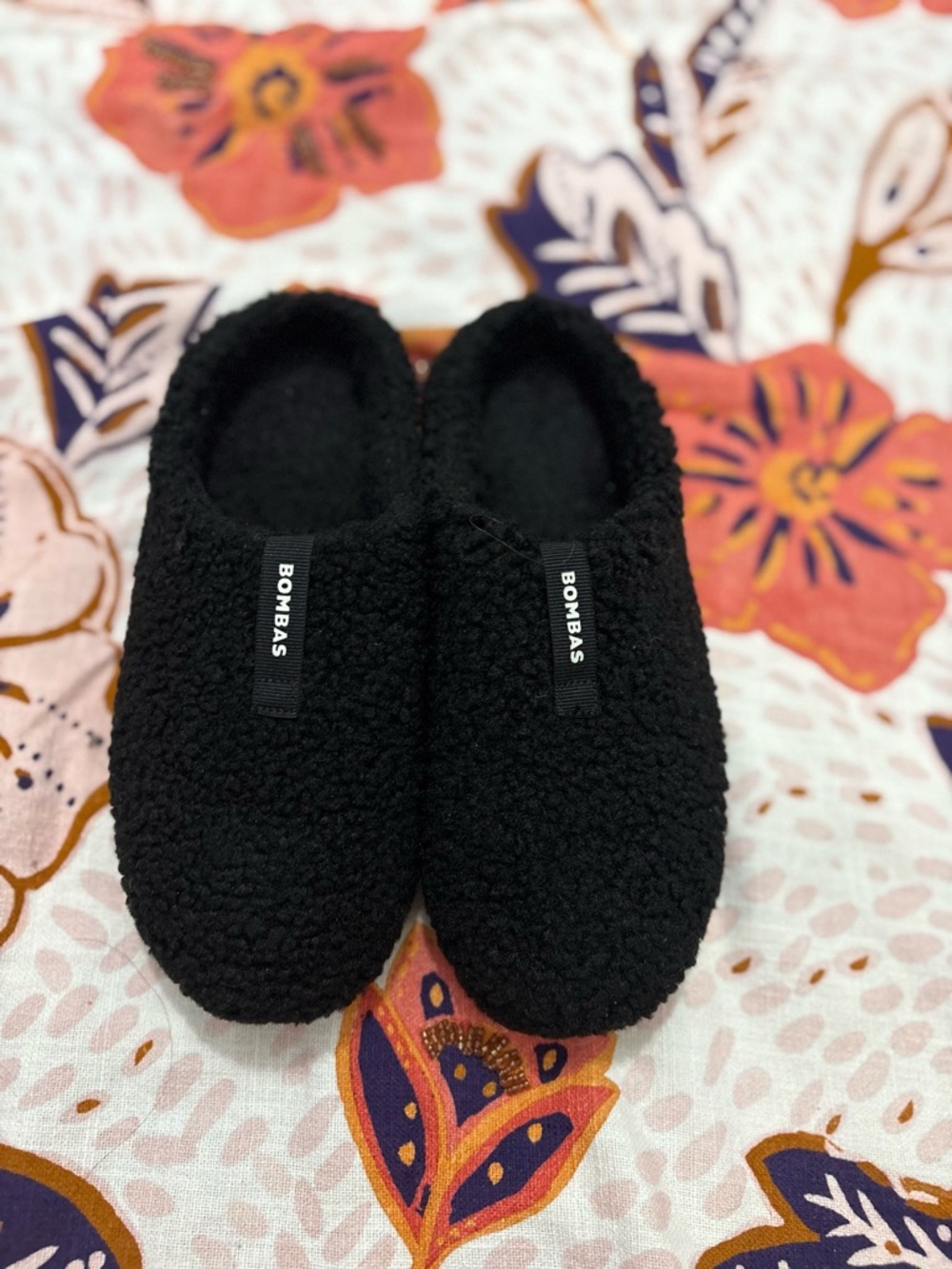 Bombas Black Sherpa Slip On Clogs Slippers